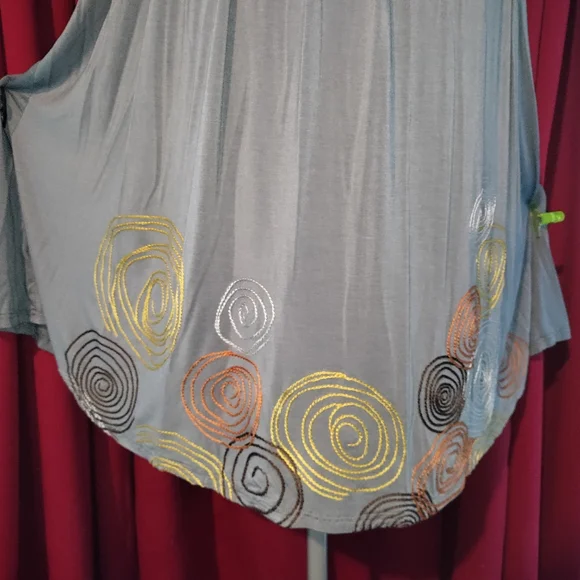 Monroe & Main embroidered midi dress - Picture 7 of 8